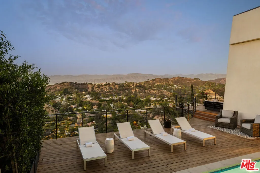 8620 Skyline Drive, Los Angeles, California, United States. - Photo 26