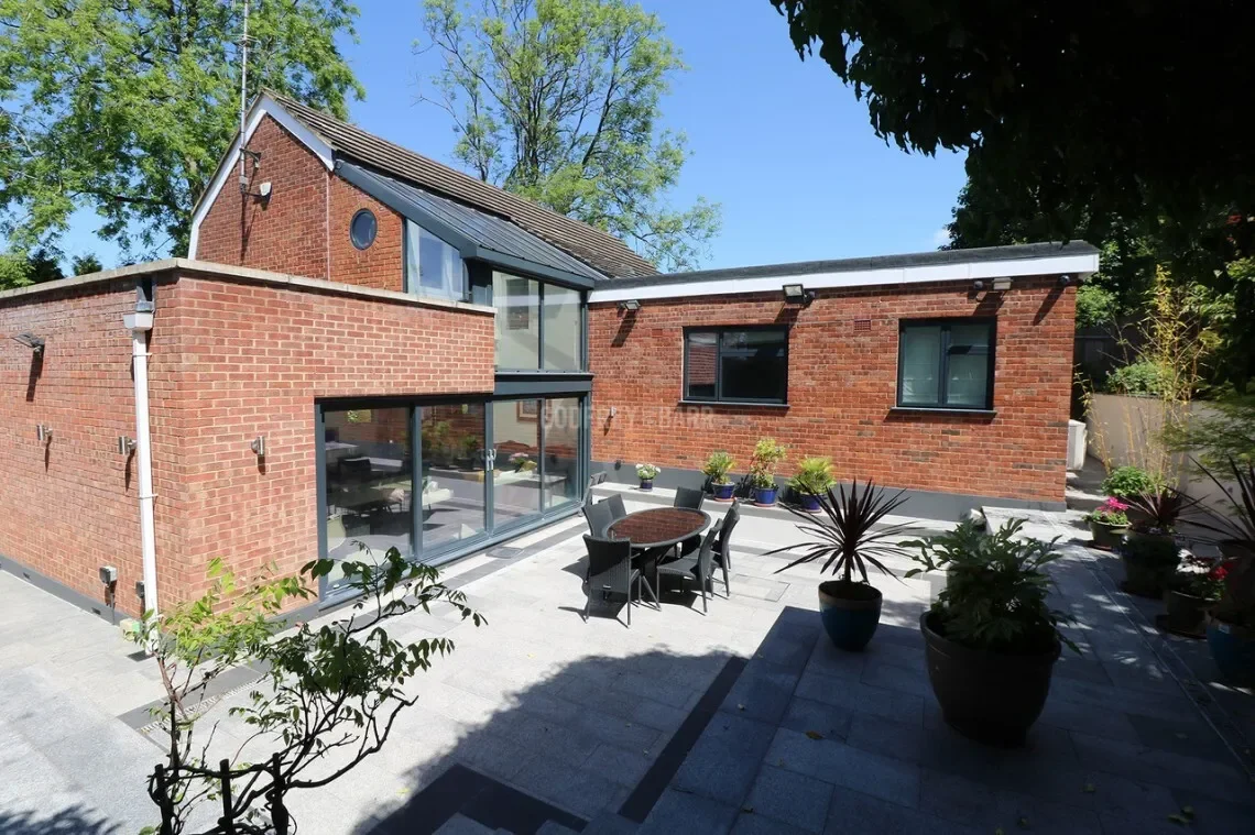 Holcombe Hill Mill Hill, London, England, United Kingdom. - Photo 4