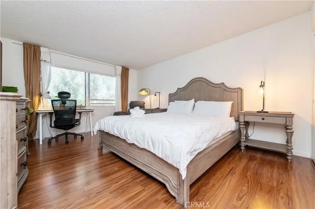 9 Morena 28, Irvine, California, United States. - Photo 12