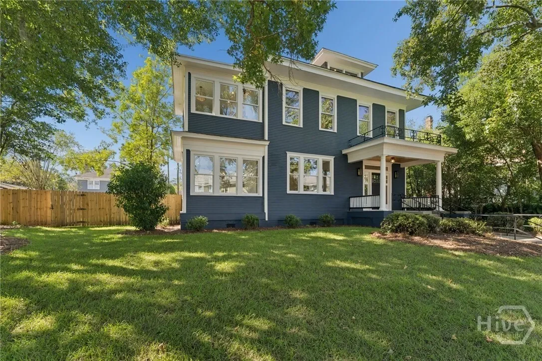 111 E 49th Street, Savannah, Georgia, United States. - Photo 2