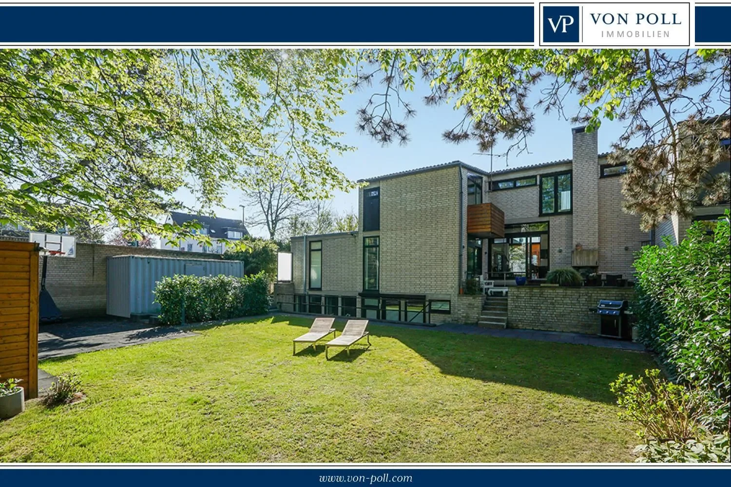 Exterior photo 1