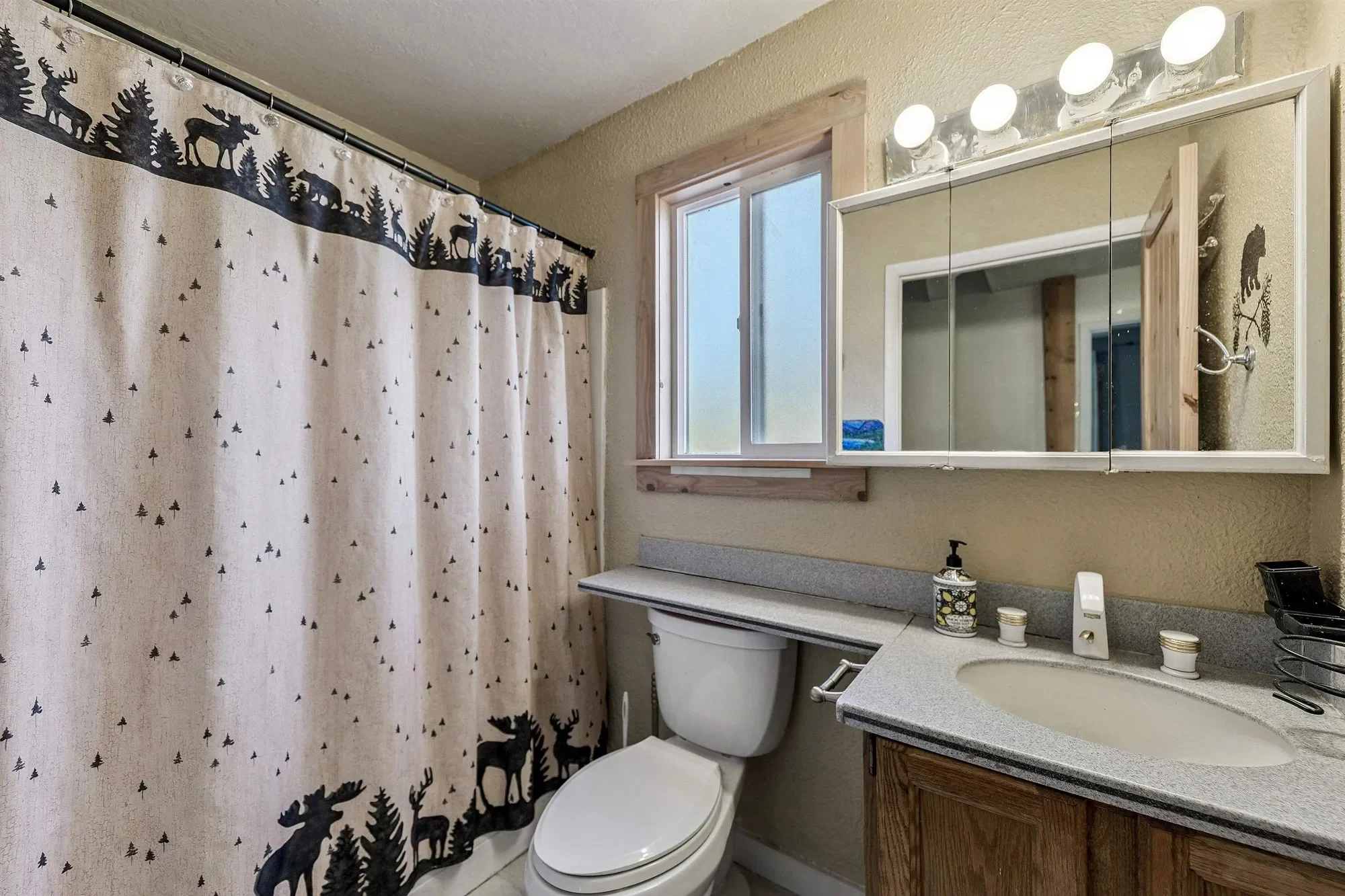 10164 Shore Pine Road, Truckee, California, United States. - Photo 20