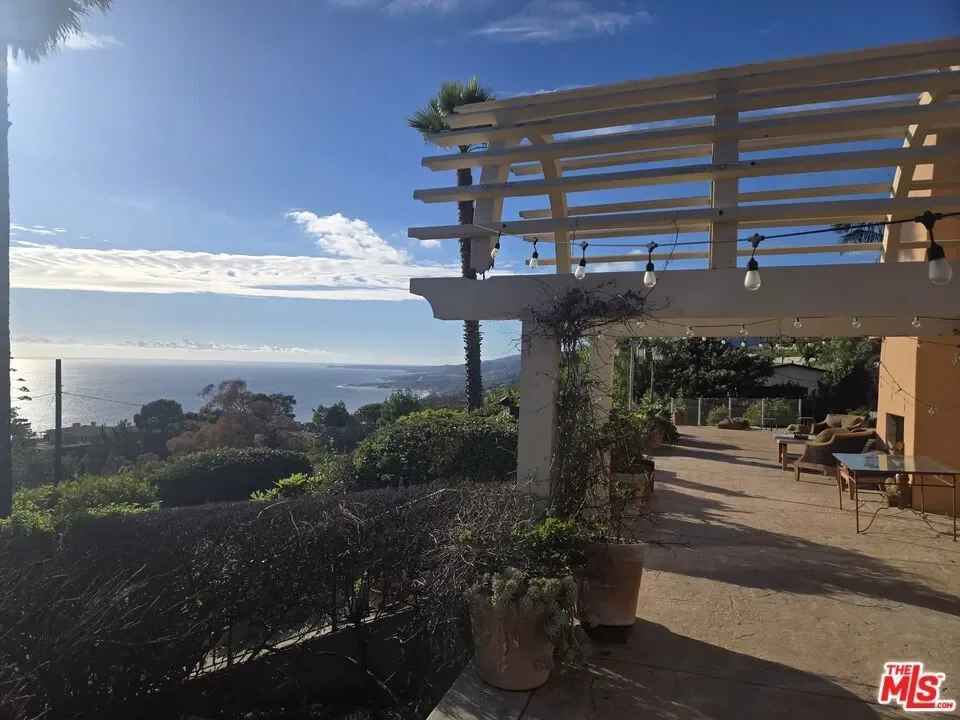20776 Big Rock Drive, Malibu, California, United States. - Photo 35