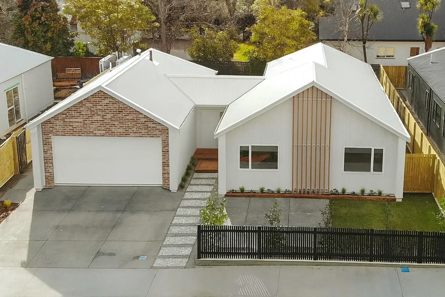 Exterior photo 2
