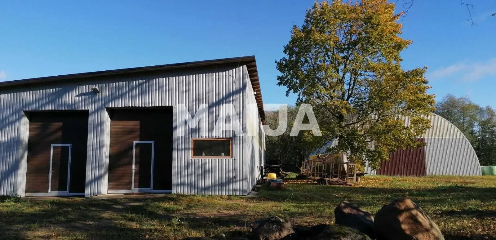 Exterior photo 6