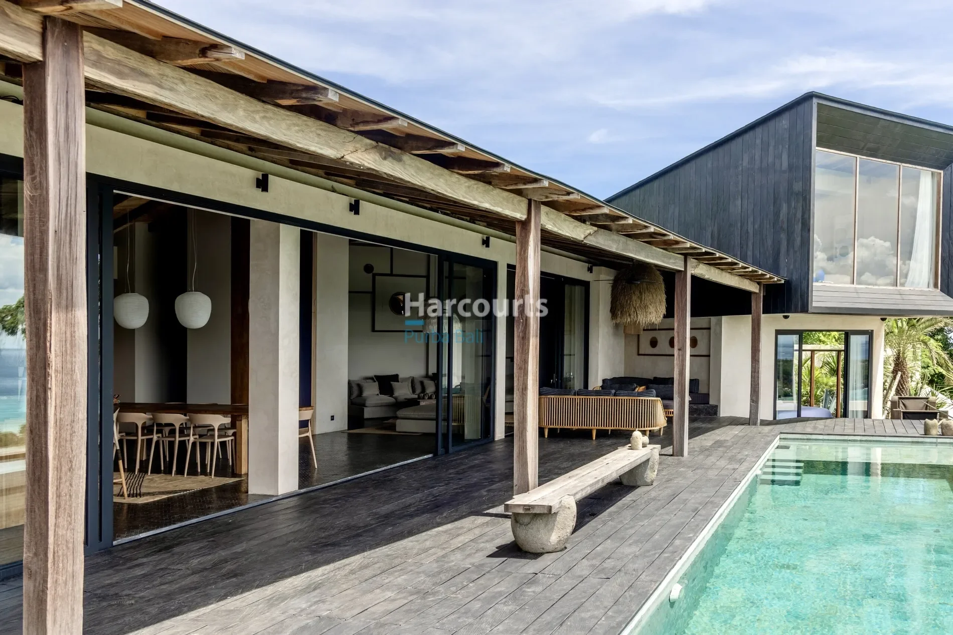 Exterior photo 3
