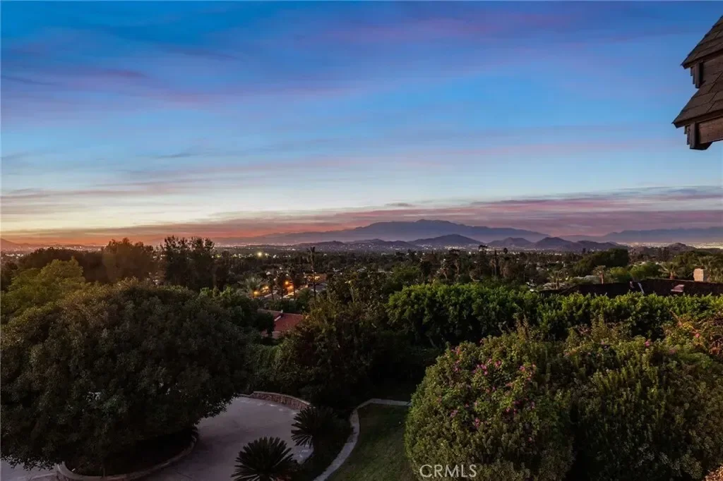 7008 Hawarden, Riverside, California, United States. - Photo 25