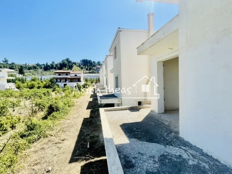 Exterior photo 4