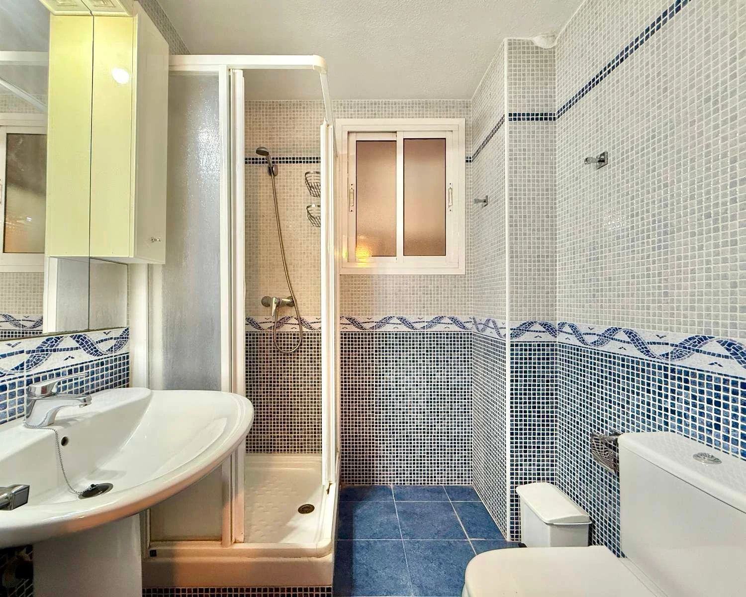 Zona Puerto Deportivo, Fuengirola, Málaga, Fuengirola, Fuengirola, Andalusia, Spain. - Photo 3