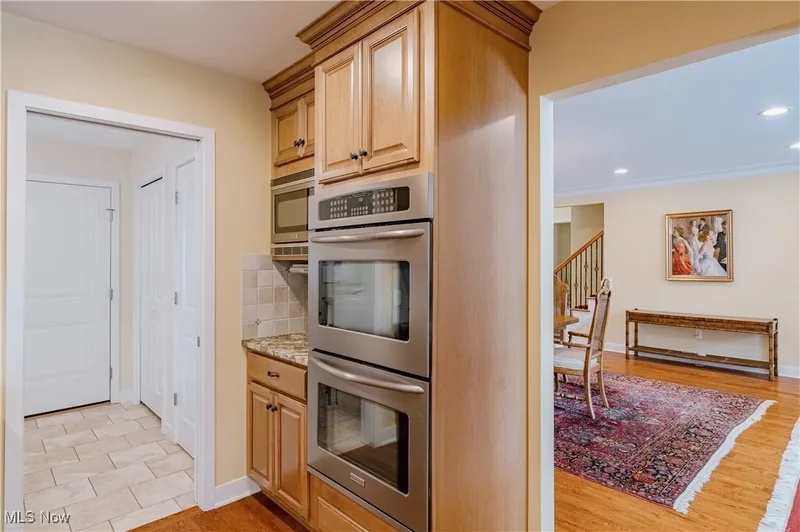 2501 Fairwood Court, Beachwood, OH 44122, Shaker Heights, Ohio, United States. - Photo 22
