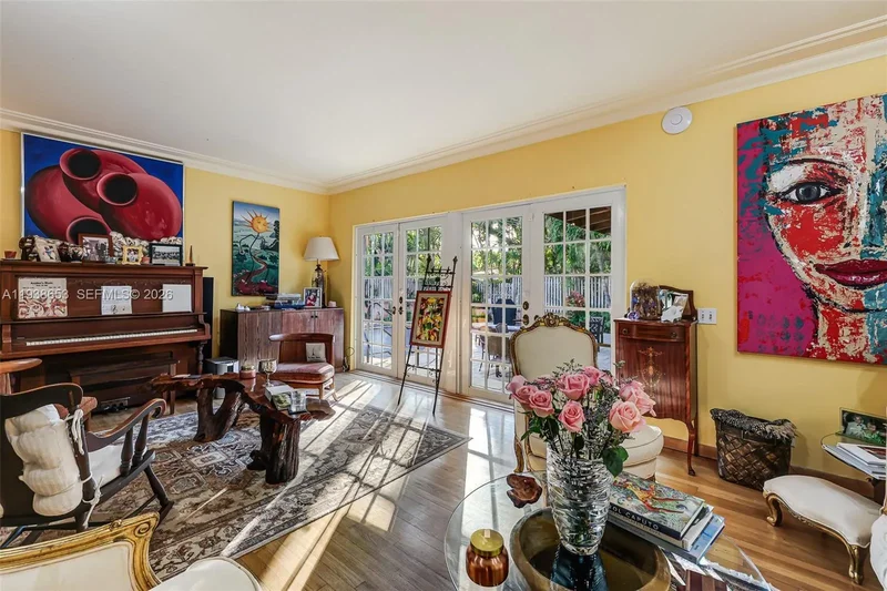 2650 Hilola St, Miami, Florida, United States. - Photo 8