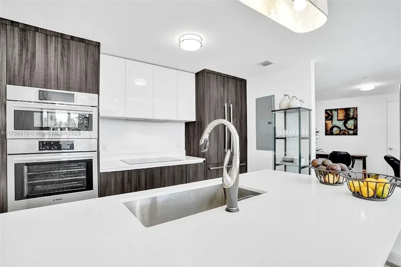 488 NE 18th St 208, Miami, Florida, United States. - Photo 30