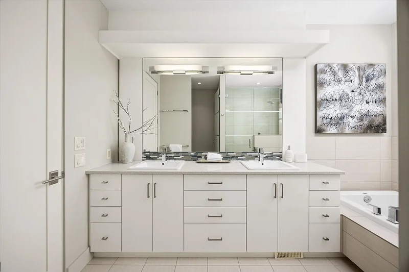 5560 Lakeshore Road, Kelowna, BC V1W 4J4, Kelowna, British Columbia, Canada. - Photo 2