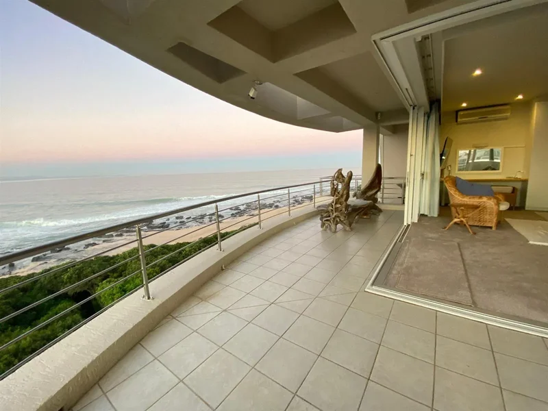 Wavecrest,
Jeffreys Bay,
Eastern Cape, Jeffreys Bay, Eastern Cape, South Africa. - Photo 8