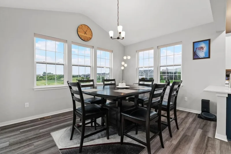 2260 Lonnie, Sun Prairie, Wisconsin, United States. - Photo 4