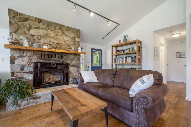49867 Hills Creek Road, Oakridge, Oregon, United States. - Photo 9