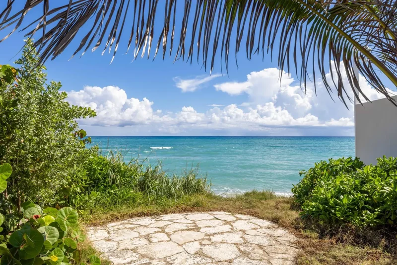 1048 S Ocean Boulevard, Palm Beach, Florida, United States. - Photo 4