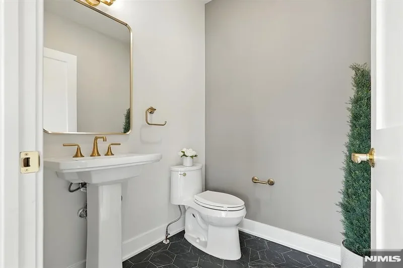 184 Canterbury Avenue, North Arlington, NJ 07031, North Arlington, New Jersey, United States. - Photo 23