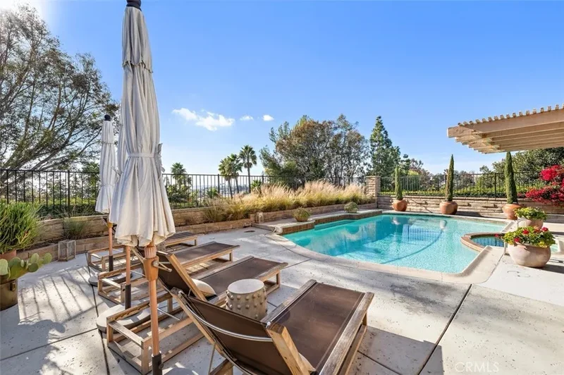 27232 Borrasca, Mission Viejo, California, United States. - Photo 2