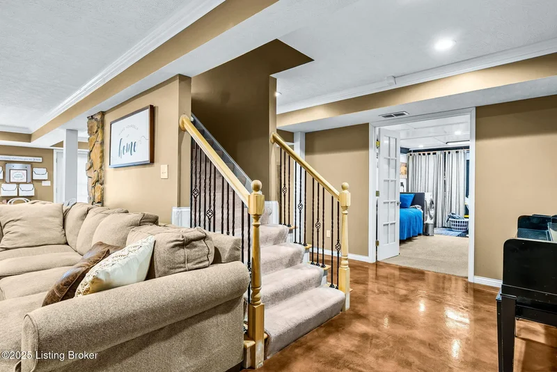 13804 1/2 Medora Rd, Louisville, KY 40272, Watterson Park, Kentucky, United States. - Photo 42