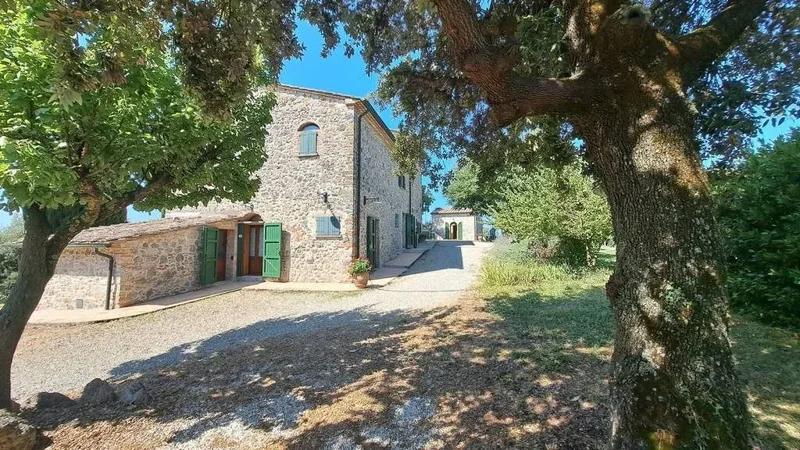 agritourism in panoramic position in volterra