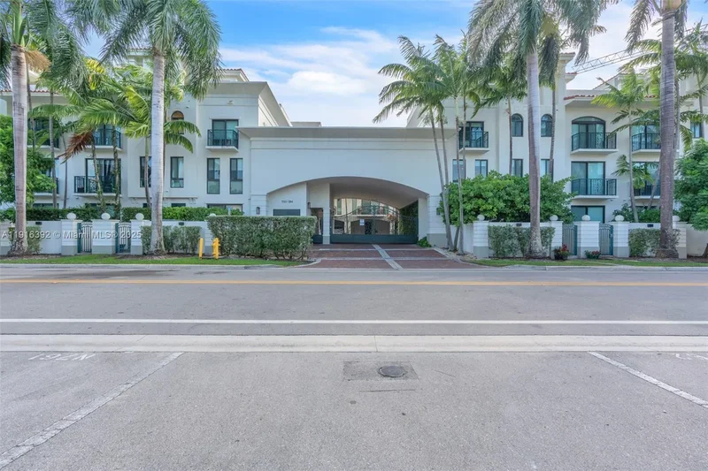 1162 98th St, Bal Harbour, Florida, United States. - Photo 6
