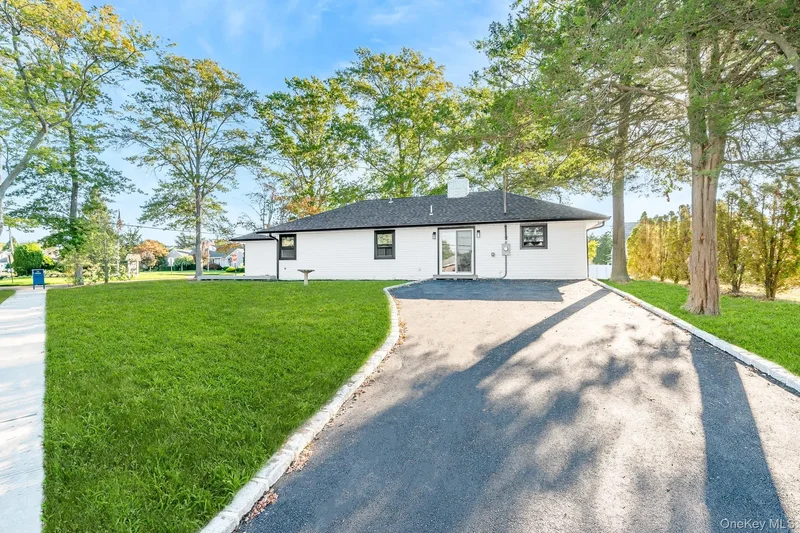 5 Huron Avenue, Massapequa, NY 11758, Massapequa, New York, United States. - Photo 33