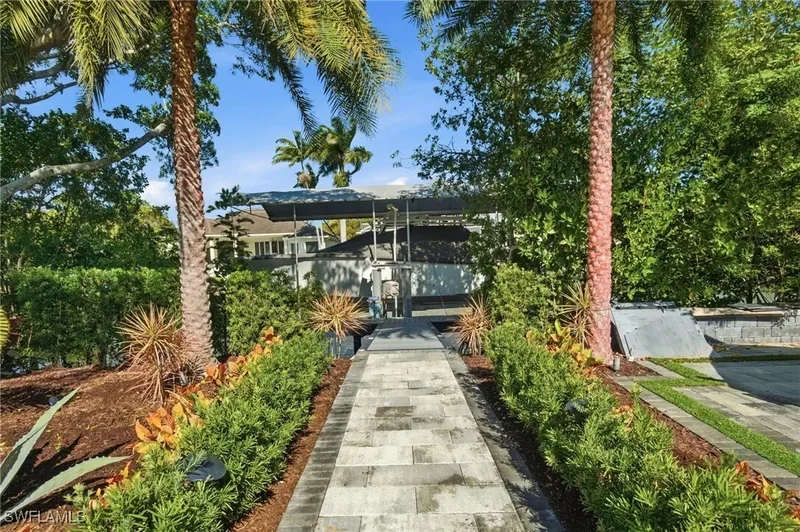 1506 Jewel Box Avenue, Naples, Florida, United States. - Photo 44