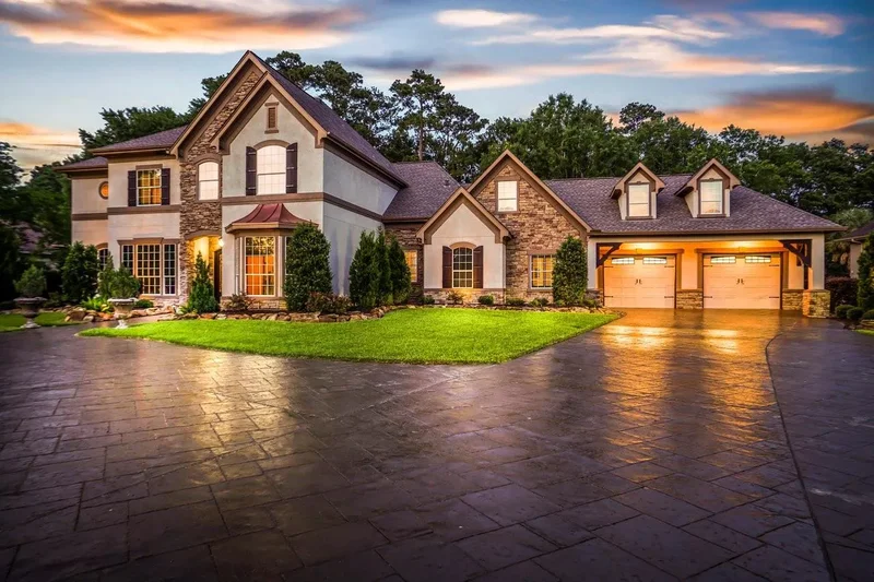 Single Family Residence in Humble