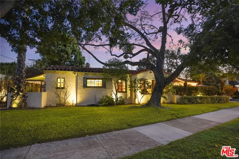 1148 Cordova Avenue, Glendale, California, United States. - Photo 15