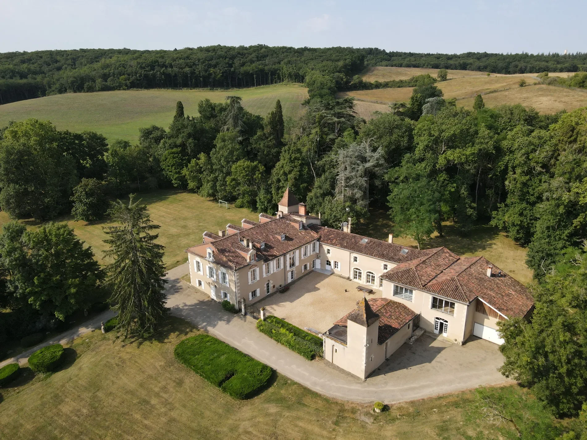 Duran, Occitanie, France. - Photo 9
