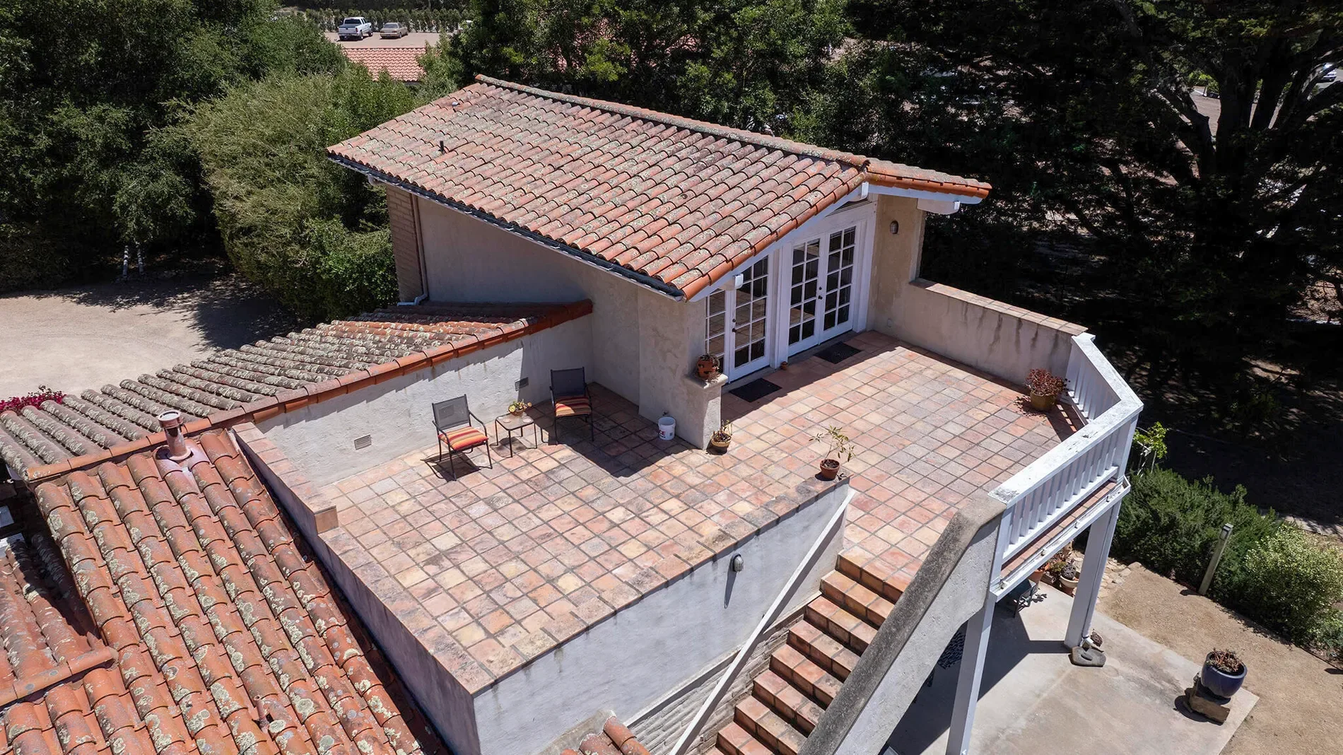Exterior photo 10