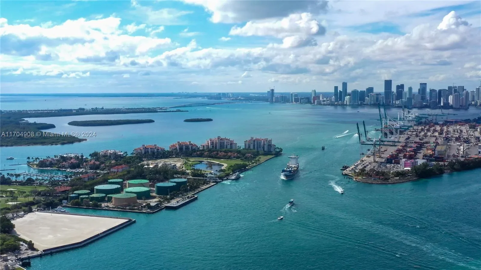 300 S Pointe Dr, #PH-5, Miami Beach, Florida, United States. - Photo 26