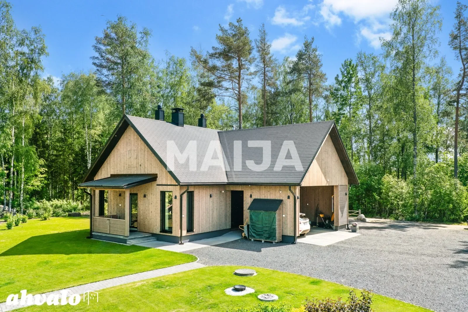 Exterior photo 4