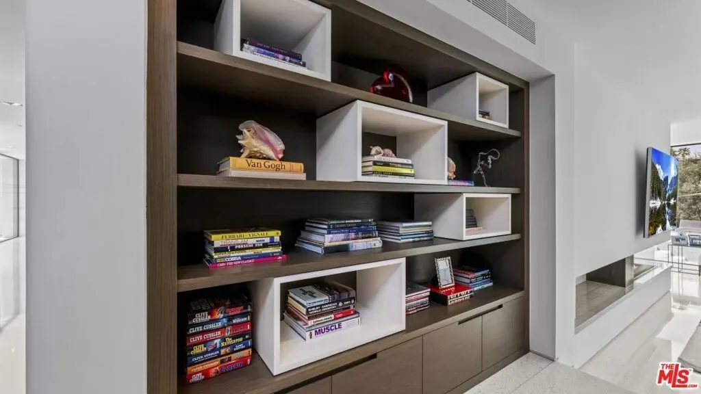 16032 VALLEY VISTA Boulevard, Los Angeles, California, United States. - Photo 39