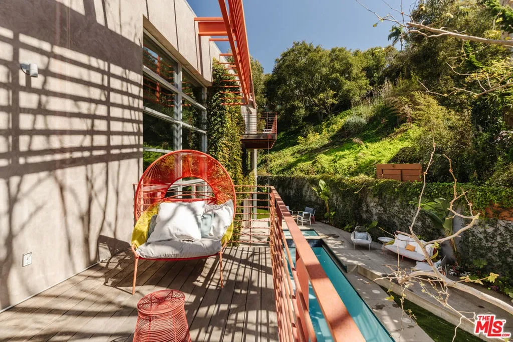 562 Stassi Lane, Santa Monica, California, United States. - Photo 1