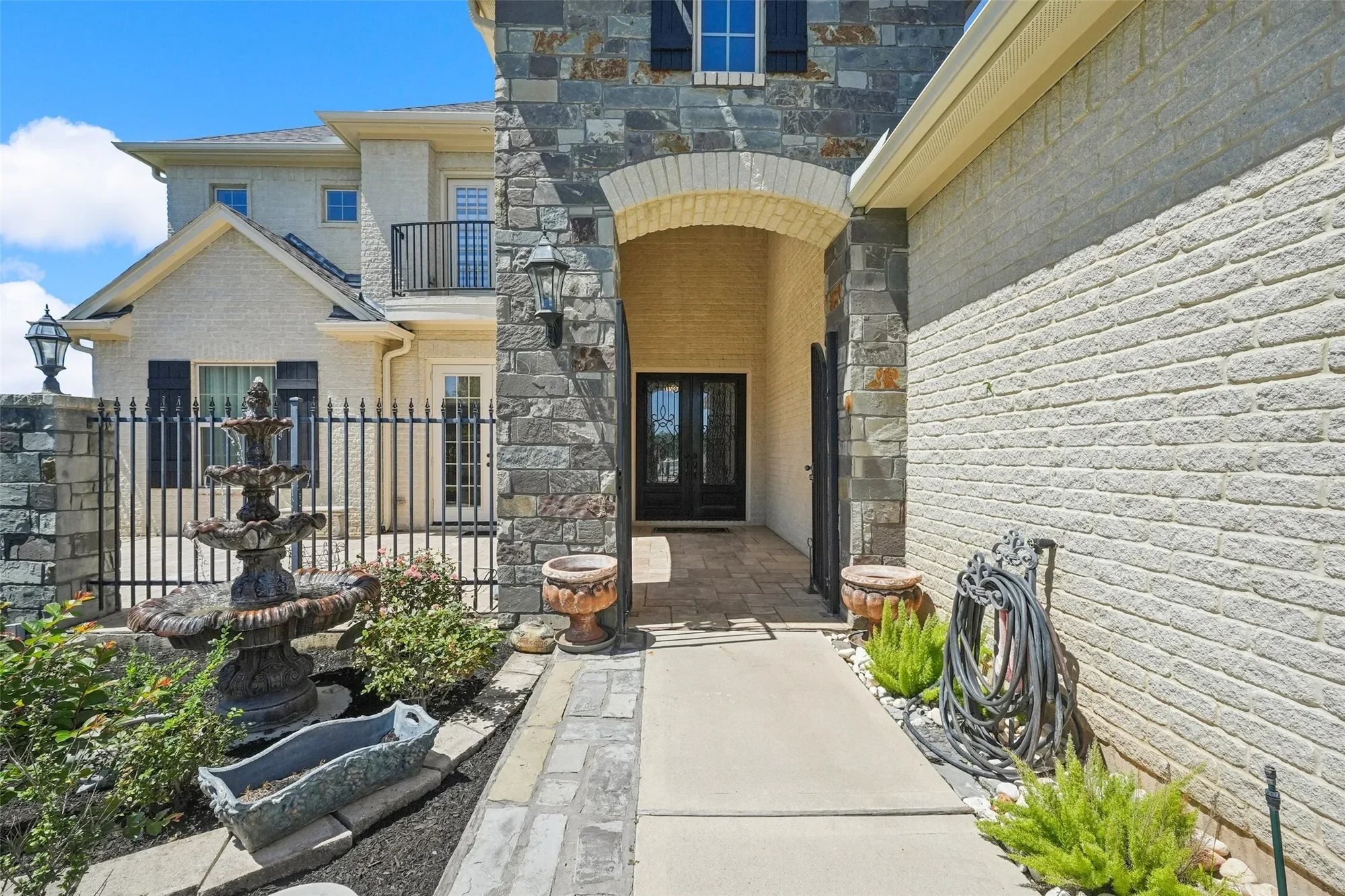 5924 Oak Leaf Court, Conroe, TX 77304, Conroe, Texas, United States. - Photo 12