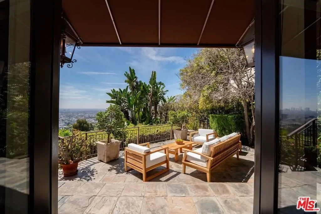 6930 Oporto Drive, Los Angeles, California, United States. - Photo 6