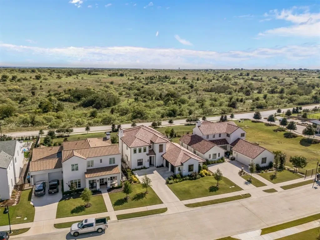 9635 Latour Lane, Fort Worth, Texas, United States. - Photo 33