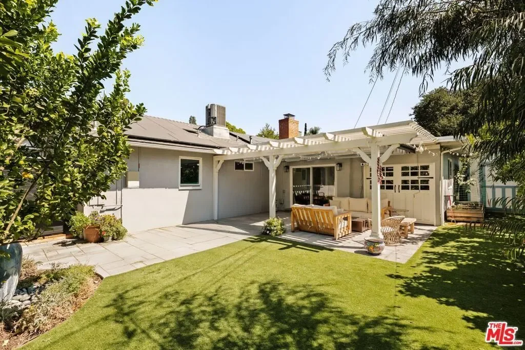 4841 Don Pio Drive, Los Angeles, California, United States. - Photo 8