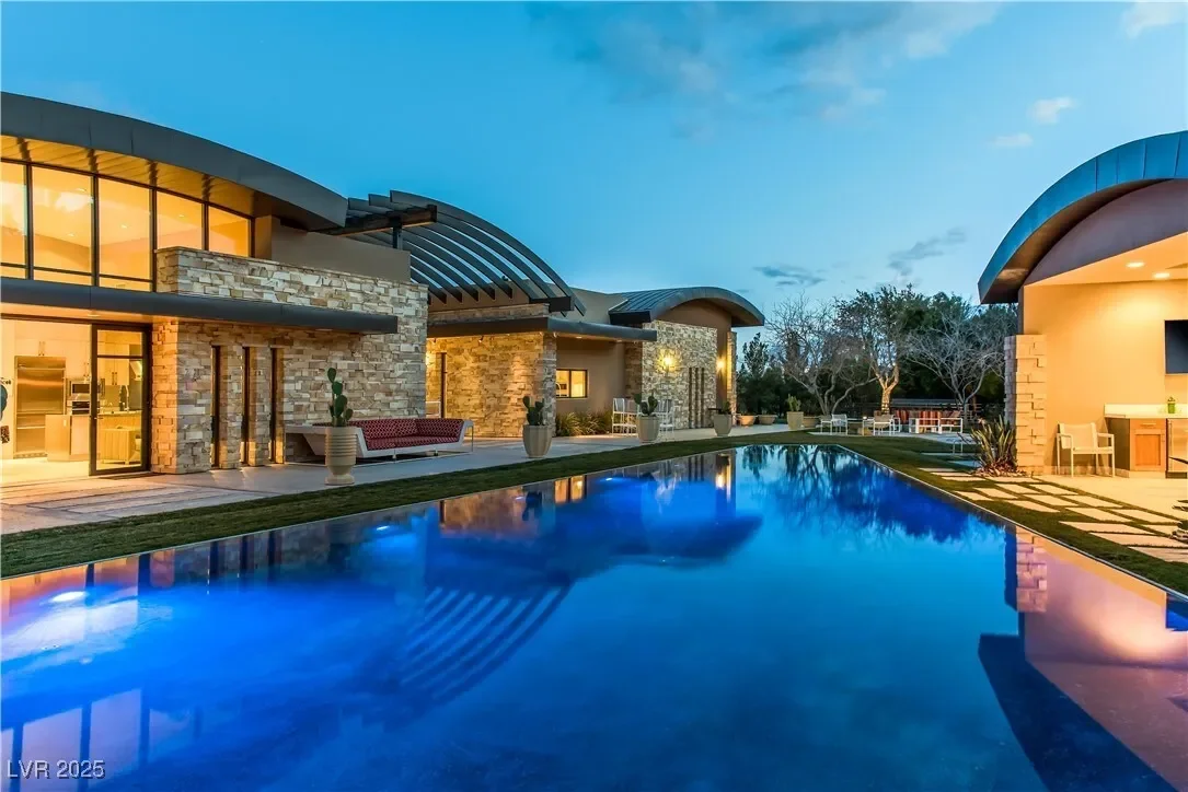 55 Skybird Court, Las Vegas, Nevada, United States. - Photo 5