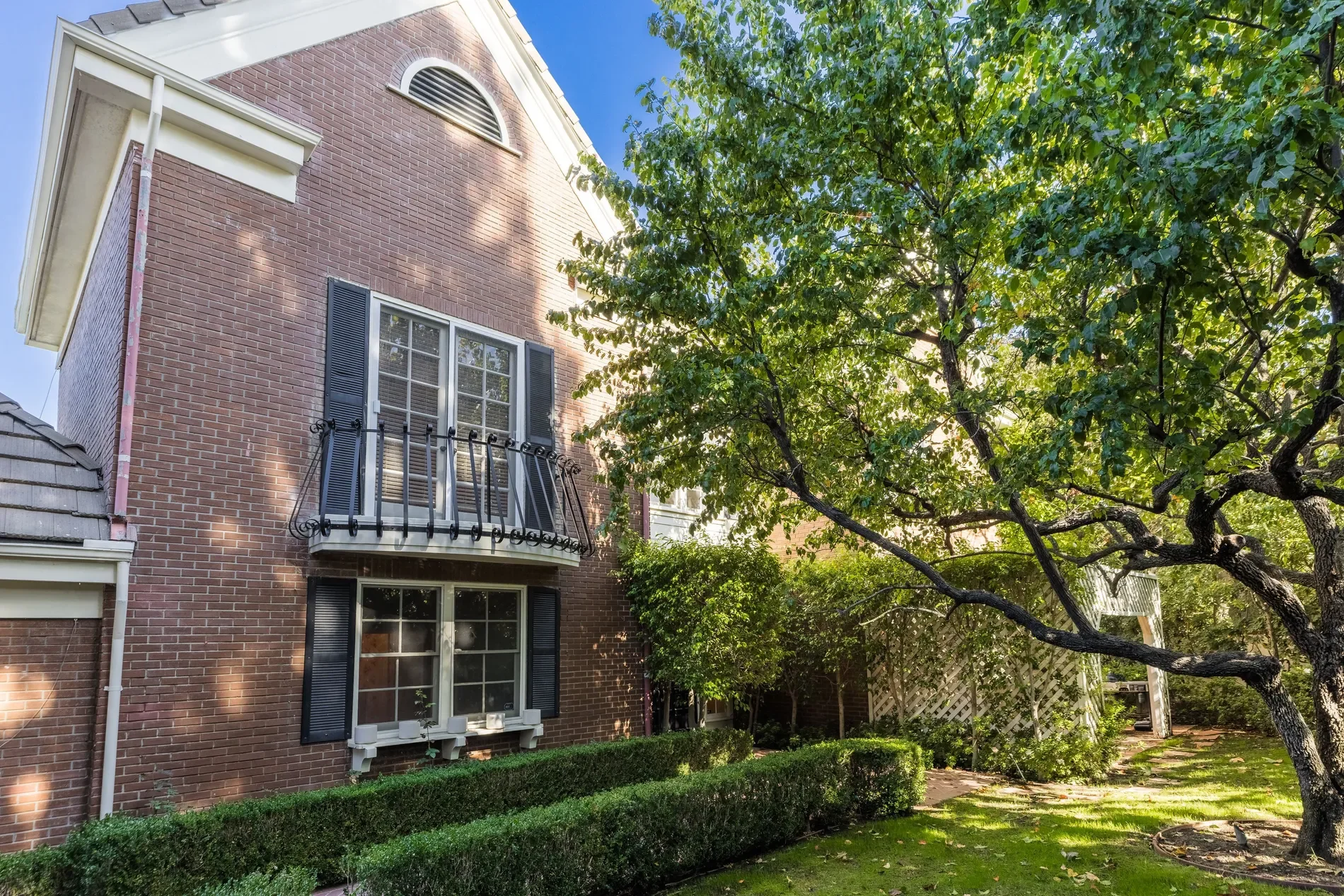 12386 Ridge Circle , Los Angeles, CA 90049, Los Angeles, California, United States. - Photo 22
