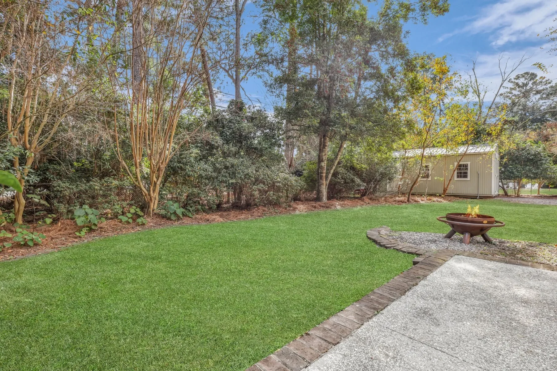 Exterior photo 7