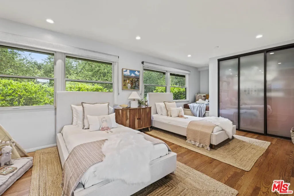 4650 Canoga Avenue, Los Angeles, California, United States. - Photo 14