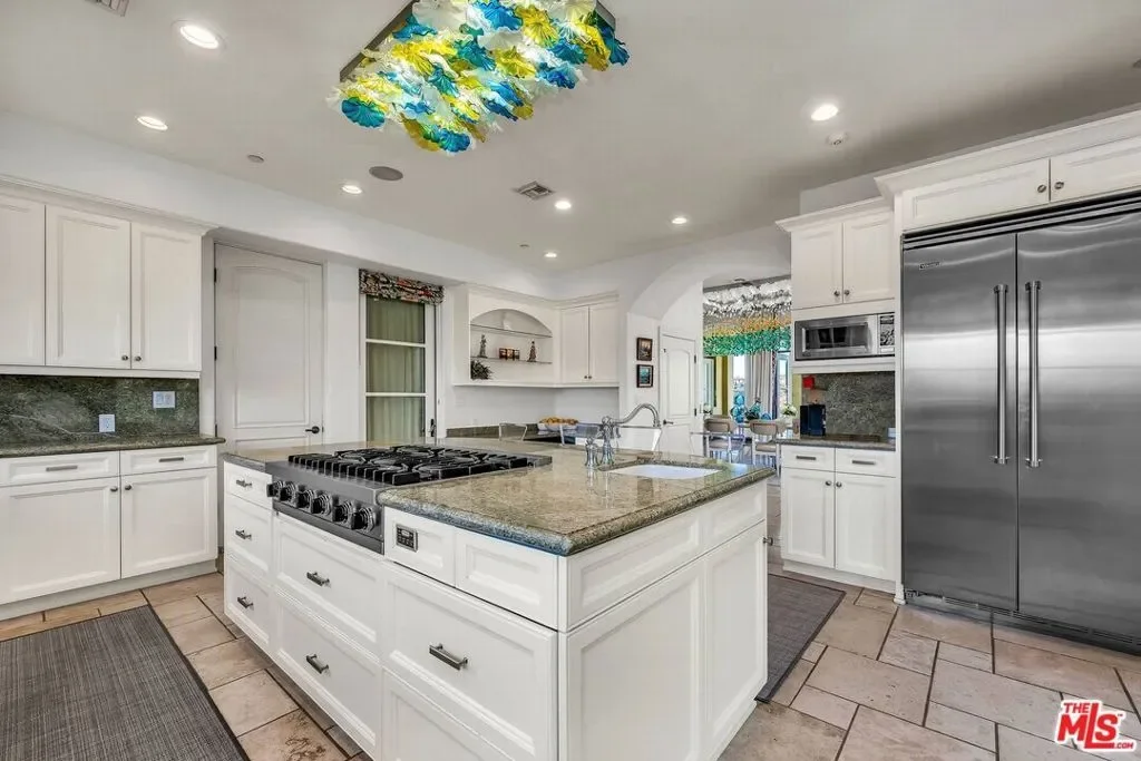 3110 Benedict Canyon Drive, Beverly Hills, California, United States. - Hero Image