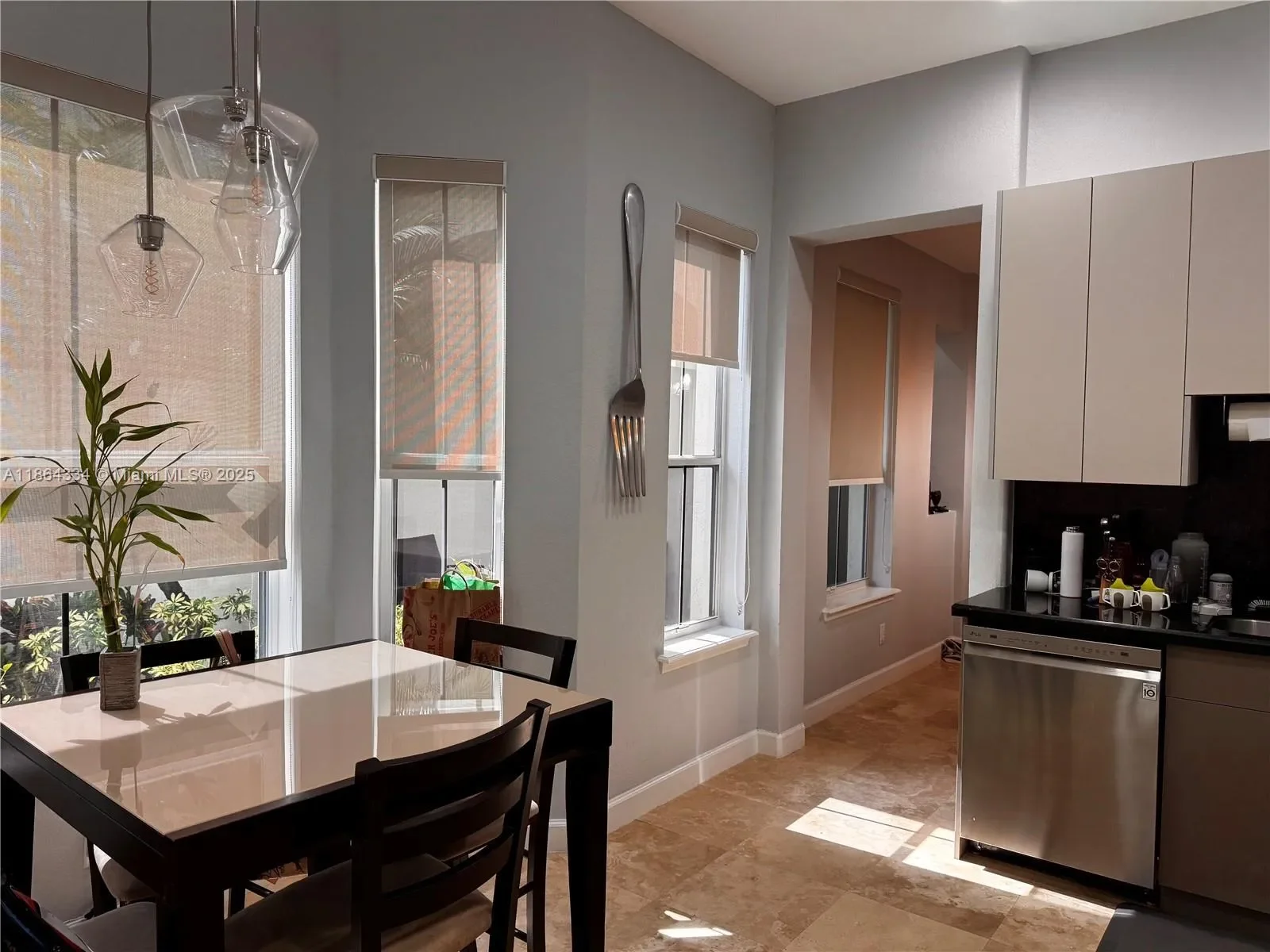 876 W Spinnaker Dr W, Hollywood, Florida, United States. - Photo 6
