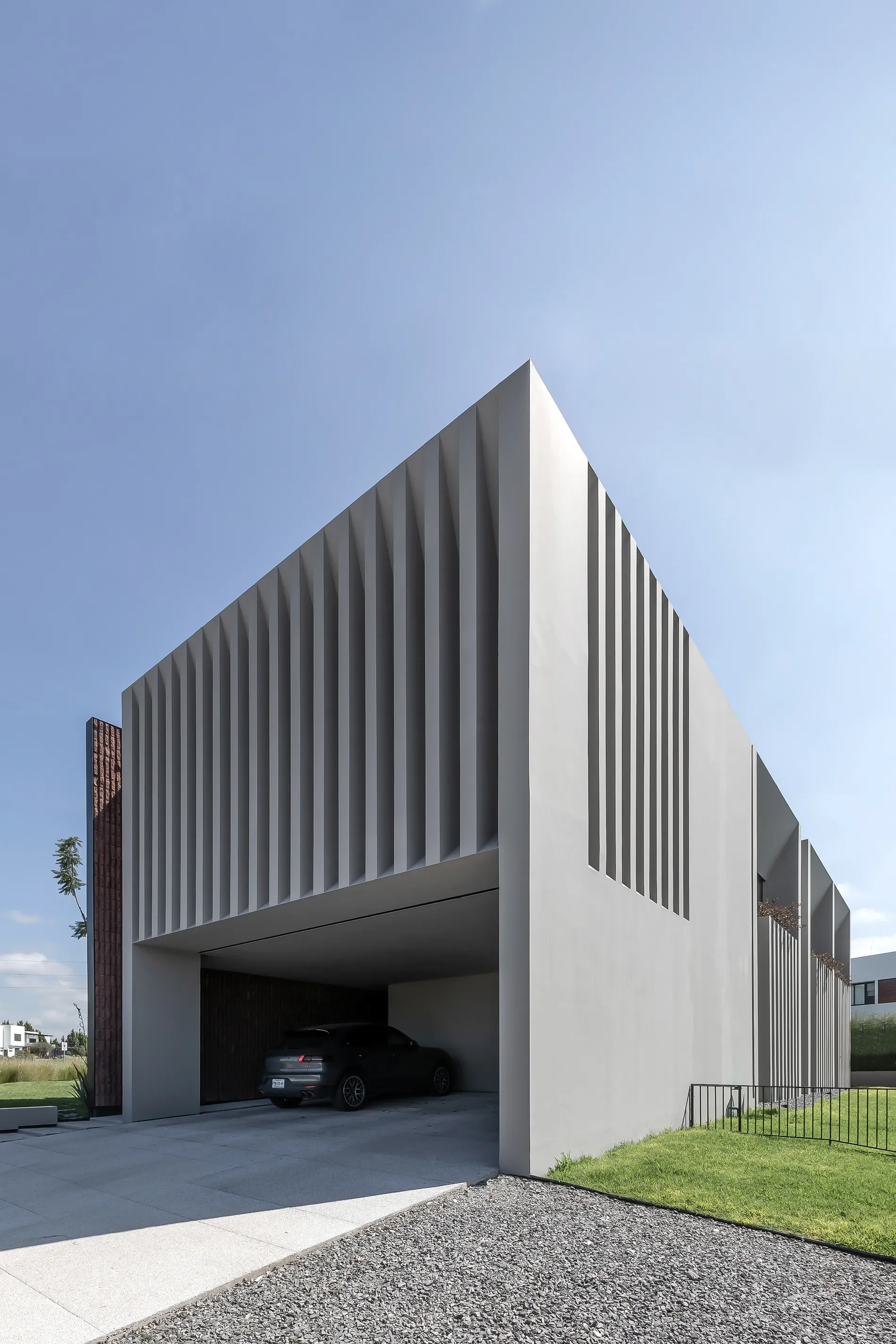 Exterior photo 3