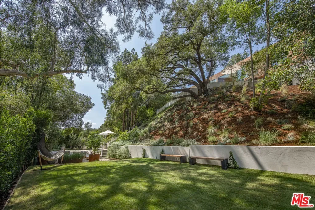 2535 Hutton Drive, Beverly Hills, California, United States. - Photo 22