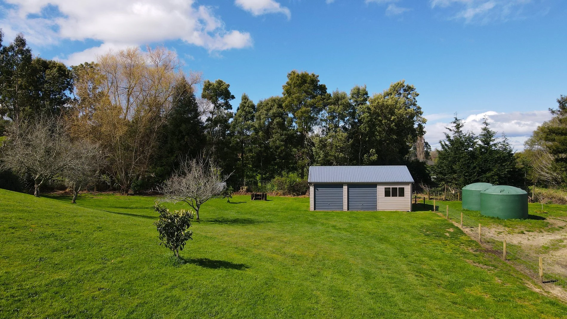 Exterior photo 11