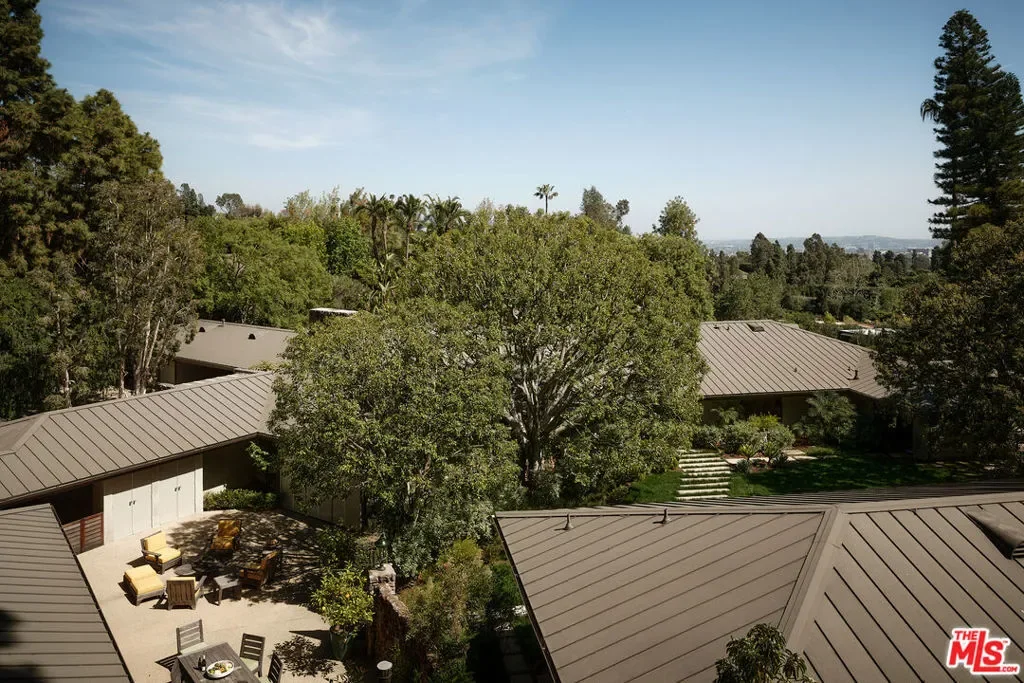 1117 N Beverly Drive, Beverly Hills, California, United States. - Photo 3